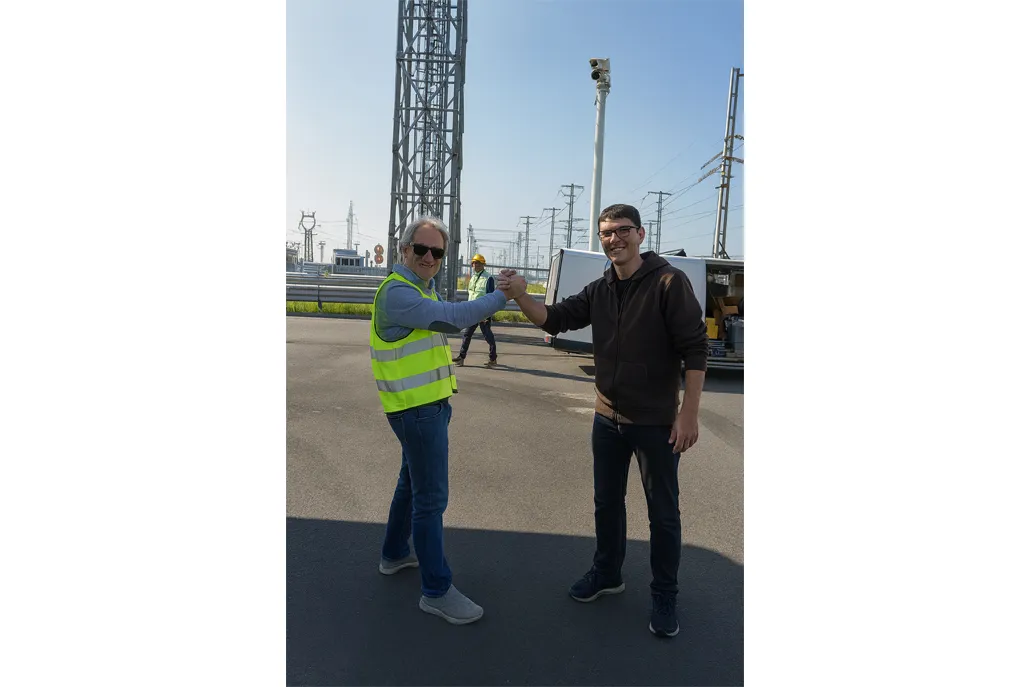 Dự Án tháp Viễn Thông Ý-chấp nhận thành công